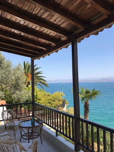 Beautiful Villa by the sea literally steps away from the beach!