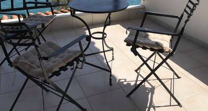 Hermosa villa junto al mar literalmente a unos pasos de la playa!