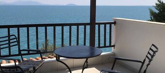 Beautiful Villa by the sea literally steps away from the beach!