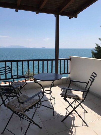 Beautiful Villa by the sea literally steps away from the beach!