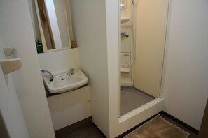 Free toiletries, slippers
