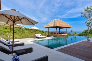 Pool - New 5-star villa near Lovina with breathtaking views of Bali Sea and sunset (Lovina)