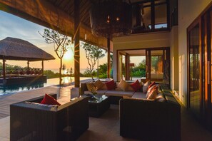 Terrace/patio - New 5-star villa near Lovina with breathtaking views of Bali Sea and sunset (Lovina)