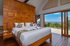 5 bedrooms, in-room safe, desk, iron/ironing board