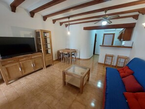 Télévision, cheminée