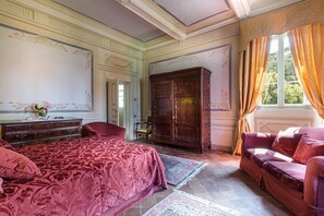 1 bedroom, travel crib, free internet - VILLA LENKA        . (Capannori)