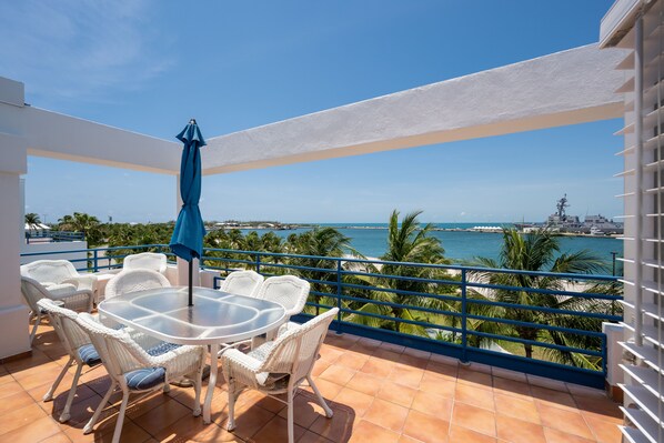 Outdoor dining - A Gulfstream Drift at The Truman Annex in Key West (Key West)