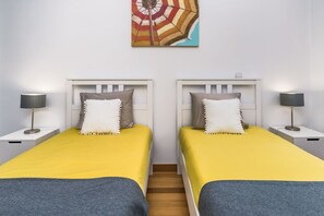 3 chambres, fer et planche à repasser, lit parapluie, Wi-Fi gratuit