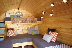 5 bedrooms, desk, iron/ironing board, travel crib