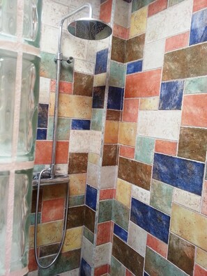 Shower, towels