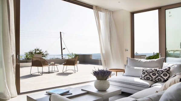 تلفزيون ذكي، مدفأة، طابعة