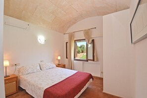 3 عدّة غرف نوم ومكواة/لوح كي وواي فاي مجانًا وملاءات أسرّة