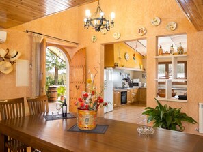 Dining - Es Rafalot - Beautiful villa with pool and garden in Binissalem (Binissalem)