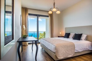 4 bedrooms, iron/ironing board, travel crib, free WiFi