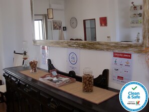 Lobby - Casa Magaída, AC, with terrace, near the Ria (Luz (Luz de Tavira))