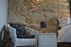 1 chambre, bureau, fer et planche à repasser, Wi-Fi gratuit