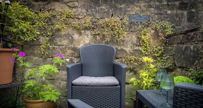 Cosy Corner Cottage -Chatsworth-Baslow-
Bakewell