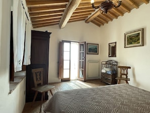 2 quartos, quartos à prova de som, Wi-Fi, roupa de cama