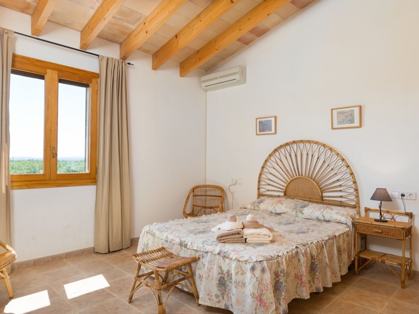 3 dormitorios, tabla de planchar con plancha, Internet y ropa de cama