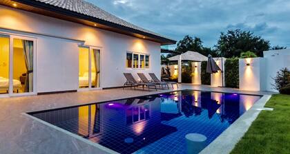 3 makuuhuoneen huvila Hua Hin Thaimaassa