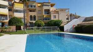 Pool - Apartment in Torremolinos (La Carihuela area) Erisa 1. (Torremolinos)