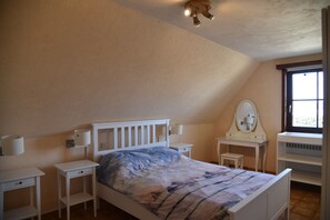 4 camere, ferro/asse da stiro, Wi-Fi gratuito, lenzuola