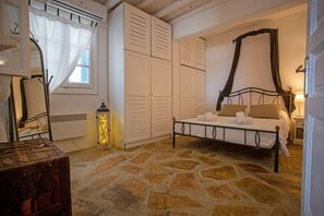 5 habitaciones, tabla de planchar con plancha, wifi y ropa de cama 