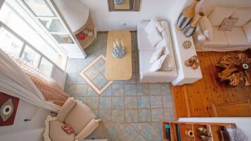 Fernseher, Kamin, DVD-Player, Stereoanlage