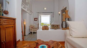 TV, fireplace, DVD player, stereo