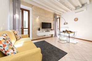 TV - DesenzanoLoft Le Petit Bijou - Restyling 2025 - Downtown (Desenzano del Garda)