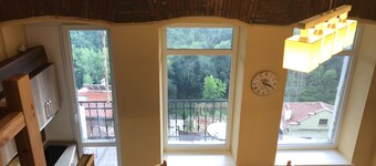 The yellow door :) - Cozy apartment, amazing view, best location