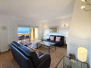 TV, fireplace - Holiday rental semidetached with swimming pool in Begur, Sa Riera (Begur)