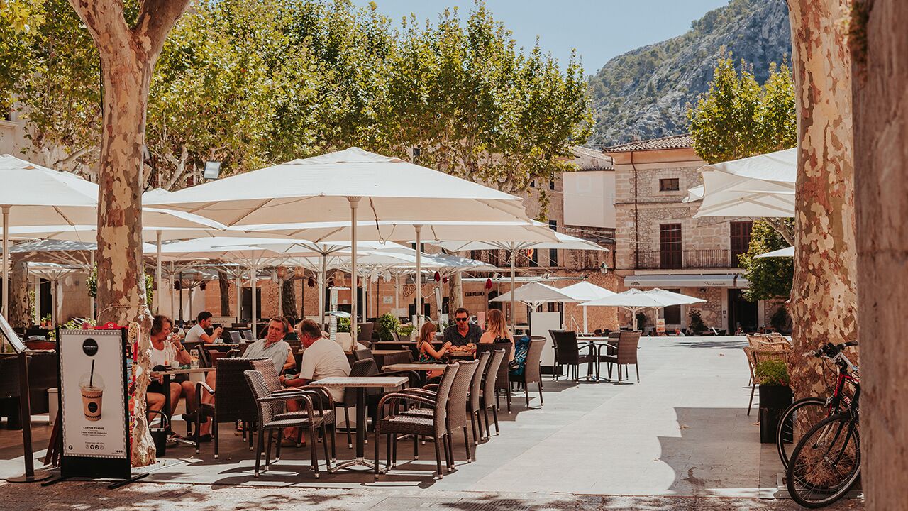 تناول الطعام بالخارج