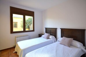 3 soverom, strykejern/-brett og internettilgang