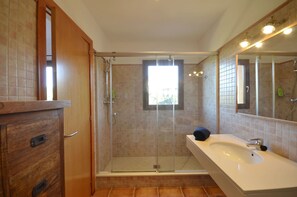 Bathroom - Holiday rental semidetached with swimming pool in Begur, Centre (Begur)