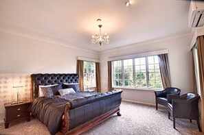 Classic-Stadtwohnung | 4 Schlafzimmer, schallisolierte Zimmer, Bügeleisen/Bügelbrett