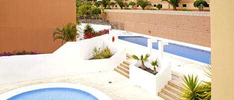 Outdoor pool, sun loungers