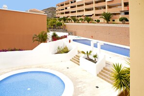 Outdoor pool, pool loungers