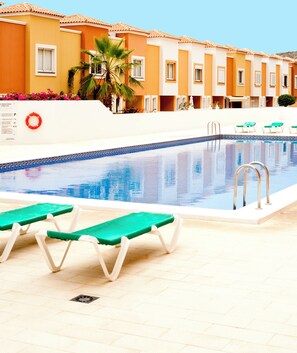 Outdoor pool, sun loungers