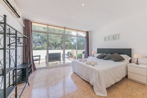 6 Schlafzimmer, Bügeleisen/Bügelbrett, kostenloses WLAN, Bettwäsche