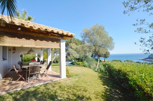 Holiday rental villa with swimming pool in Begur, Aiguablava