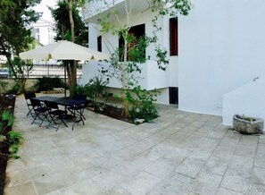 屋外ダイニングエリア