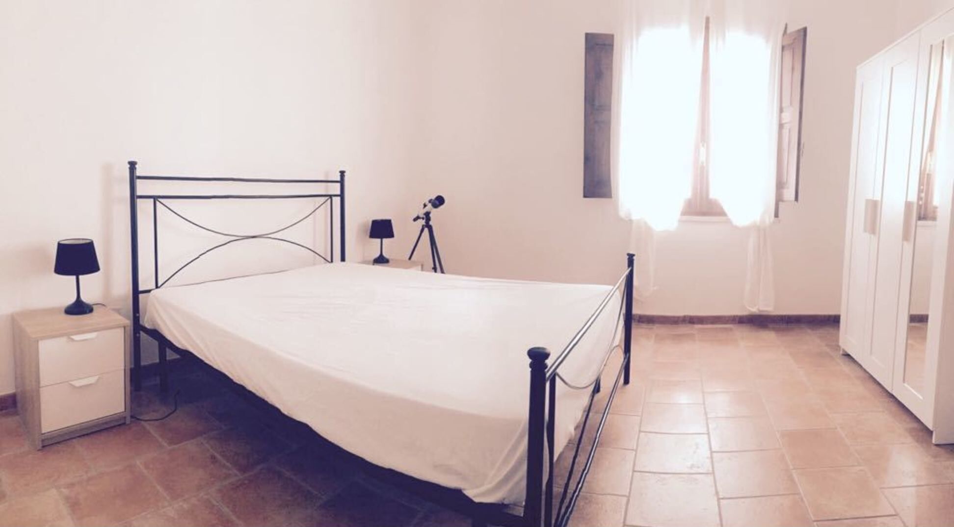 3 bedrooms, iron/ironing board, bed sheets