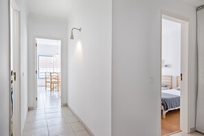 2 quartos, ferros/tábuas de passar roupa, Wi-Fi de cortesia