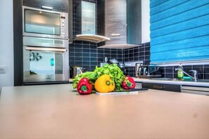 Fridge, microwave, oven, stovetop