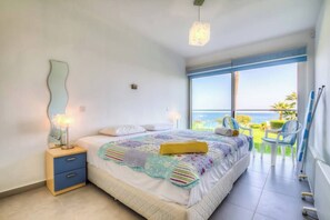 2 habitaciones, tabla de planchar con plancha, cuna de viaje y wifi 