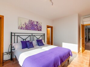 4 bedrooms, in-room safe, desk, iron/ironing board - V. Son Bordils Petit with Pool for 6 (Inca)