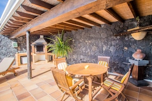 Outdoor dining - Houses and villas Juan and Juani Lanzarote Pool, Free Wifi and a lot of tranquility (San Bartolomé)