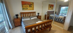 3 sovrum, skrivbord, mörkläggningsgardiner och strykjärn/strykbräda