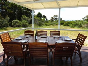 Outdoor dining - Clearwater Haven — Secluded Beachside Escape with Luxury Linen (Nepean Bay)